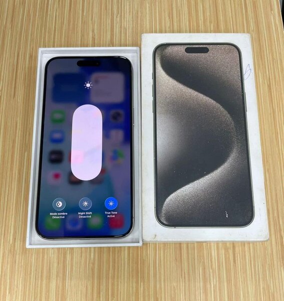 iPhone 15pro max 256 Go Argent