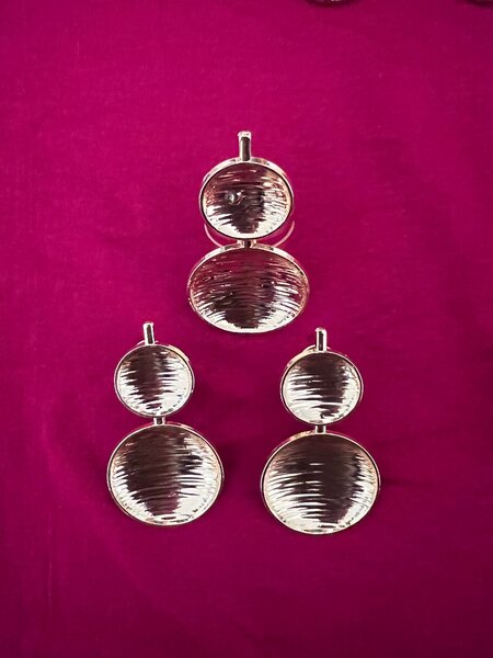 Elegant Gold Earrings set