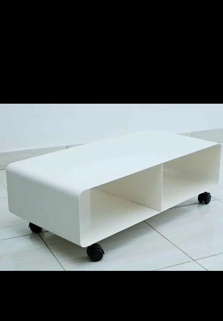 Table basse moderne à roulettes