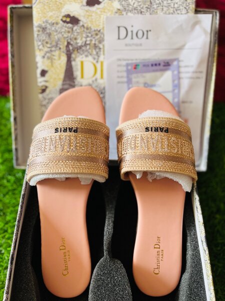 Heeled sandal flat and clutches