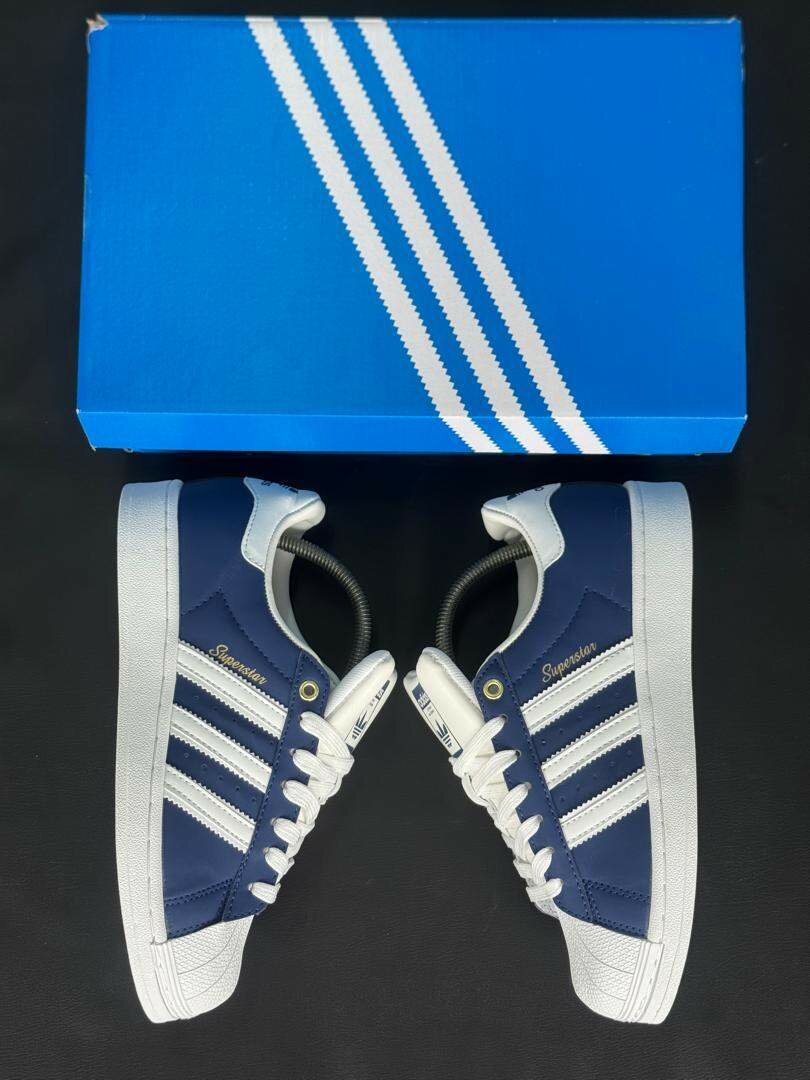 Sneakers bleus classiques