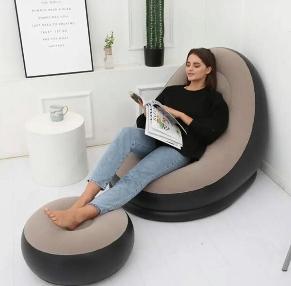 Chaise gonflable avec pouf