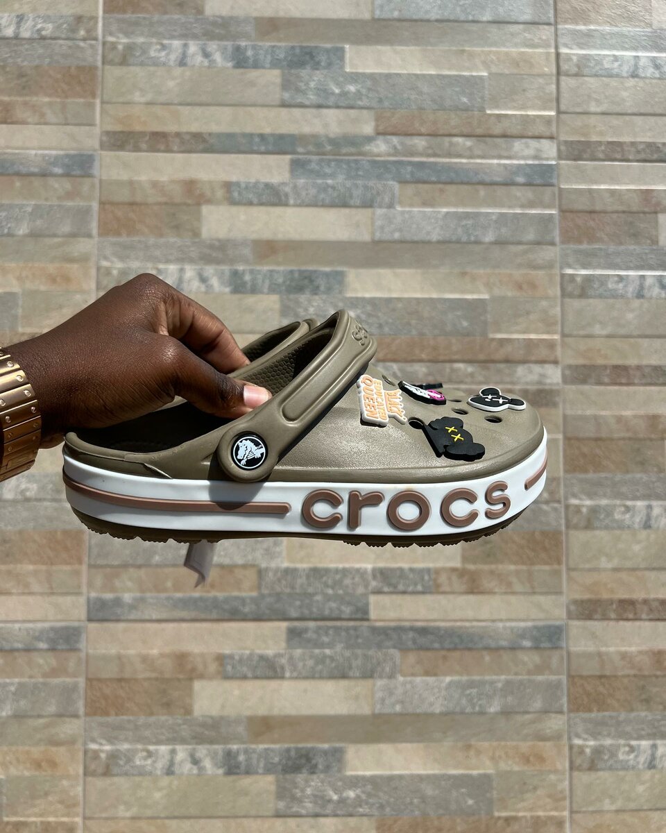 Stylish and comfortable men's crocs