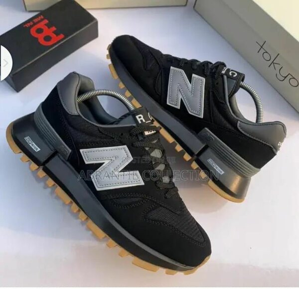 NEW BALANCE CLASSIC