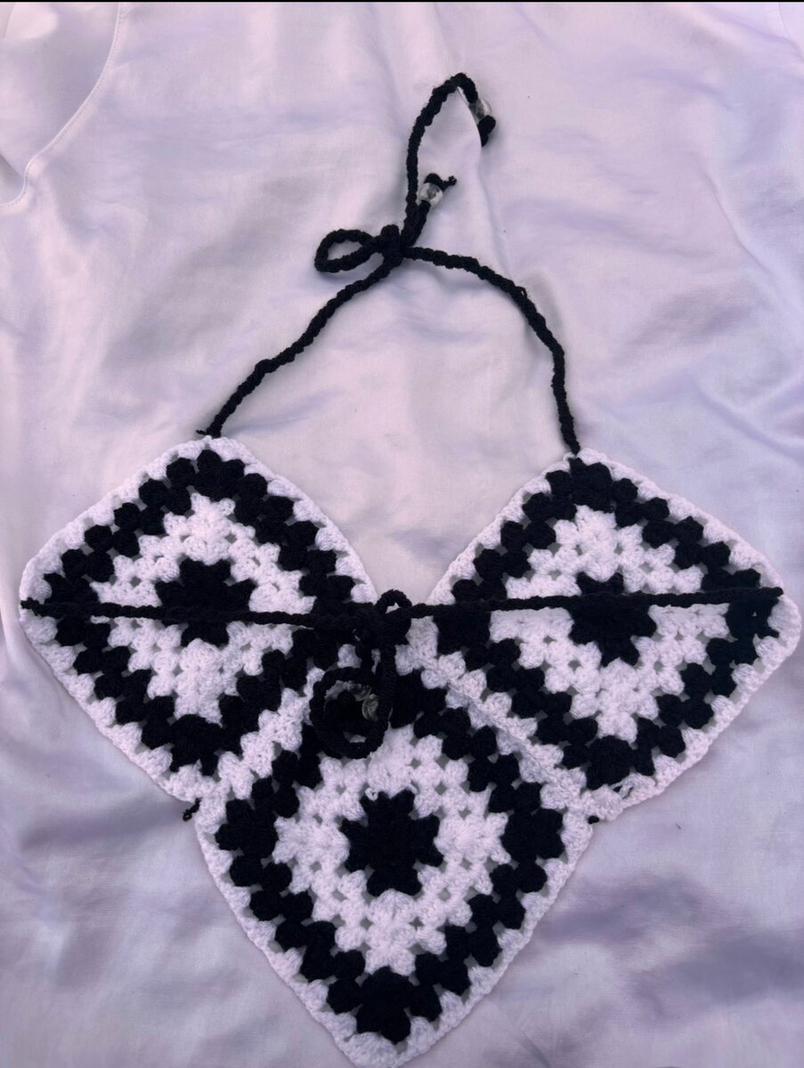 Top crochet tendance noir et blanc