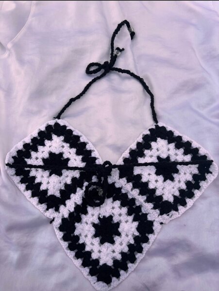 Top crochet tendance noir et blanc