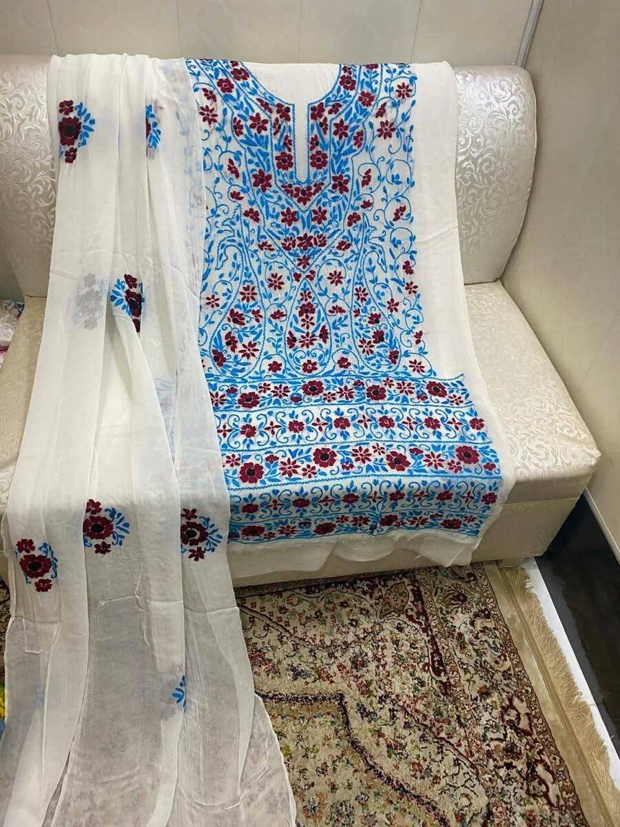 Ladies suit