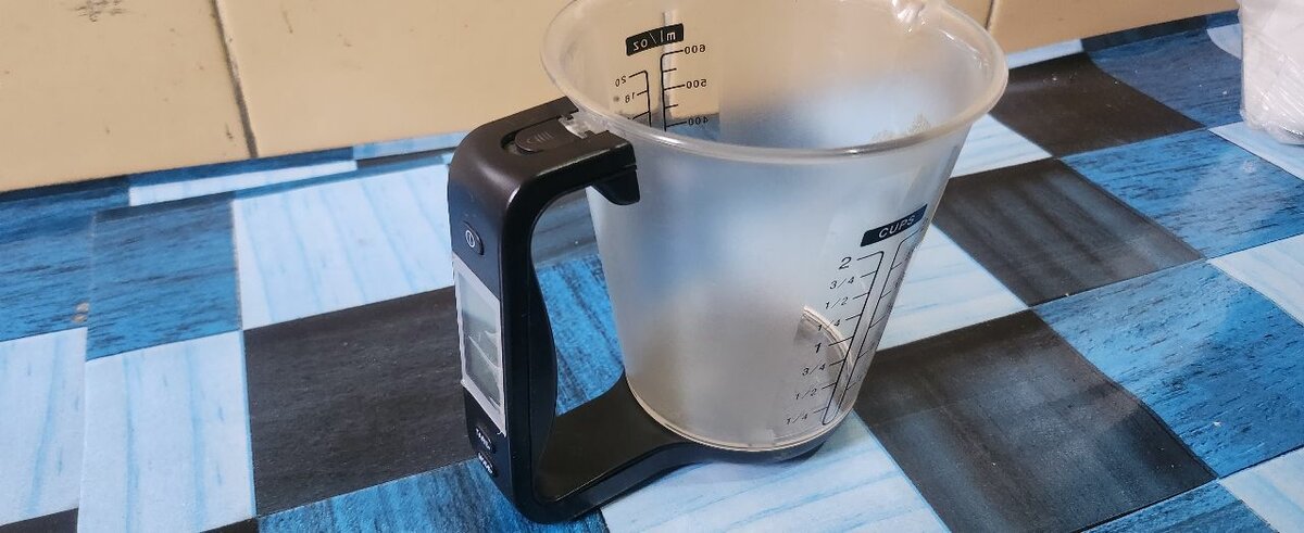 Pichet mesureur 600ml avec poignée