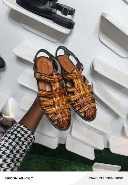 Lequerre en cuir véritable