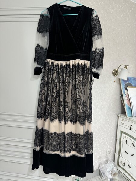 Бархатное платье размер S