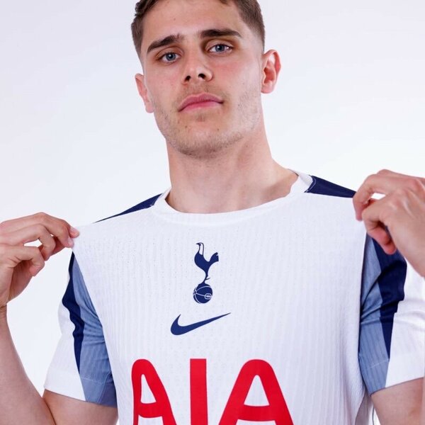 Tottenham domicile 25/26