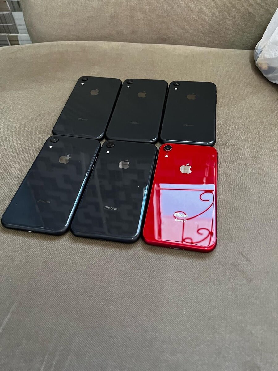 iPhone XR 128 GB /64 GB