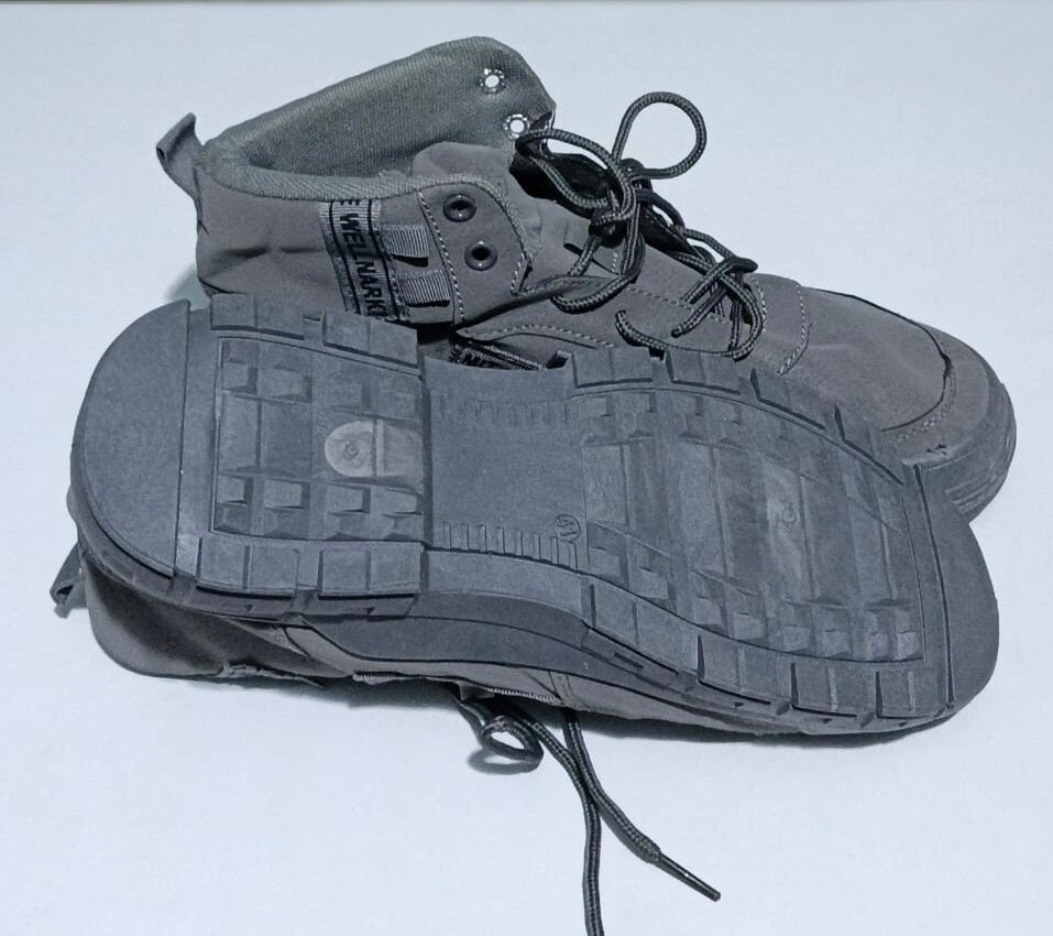 Bottes montantes grises