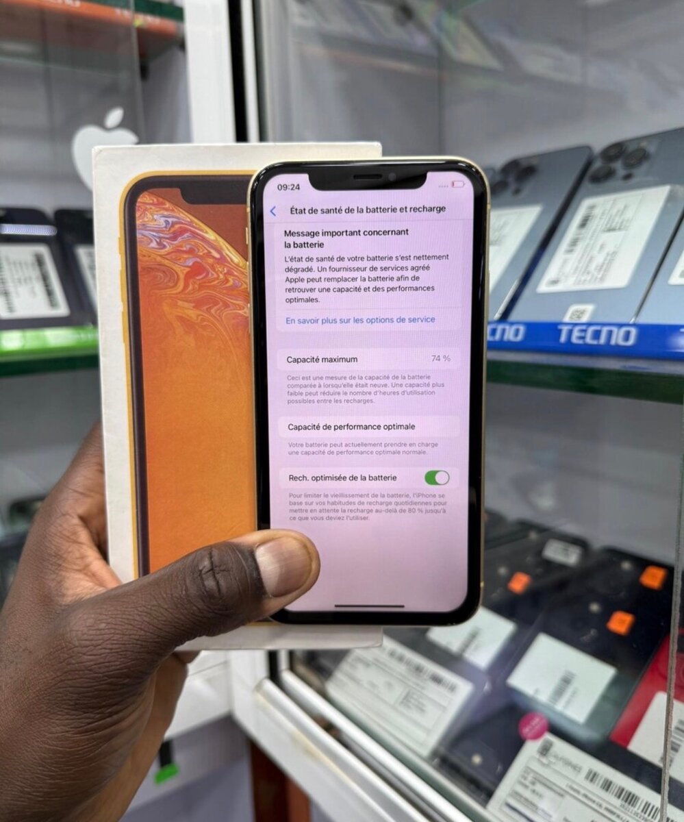 iPhone XR jaune 64 Go