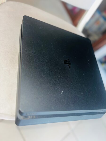 PS4 slim