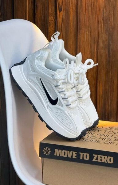Baskets Nike blanches