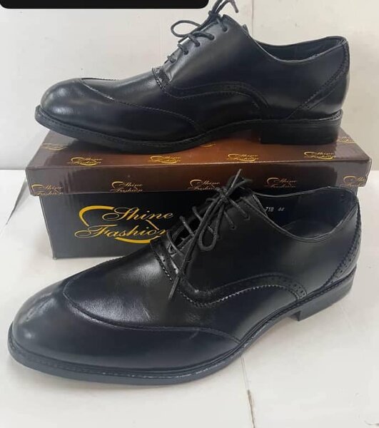 Men's black leather shoes