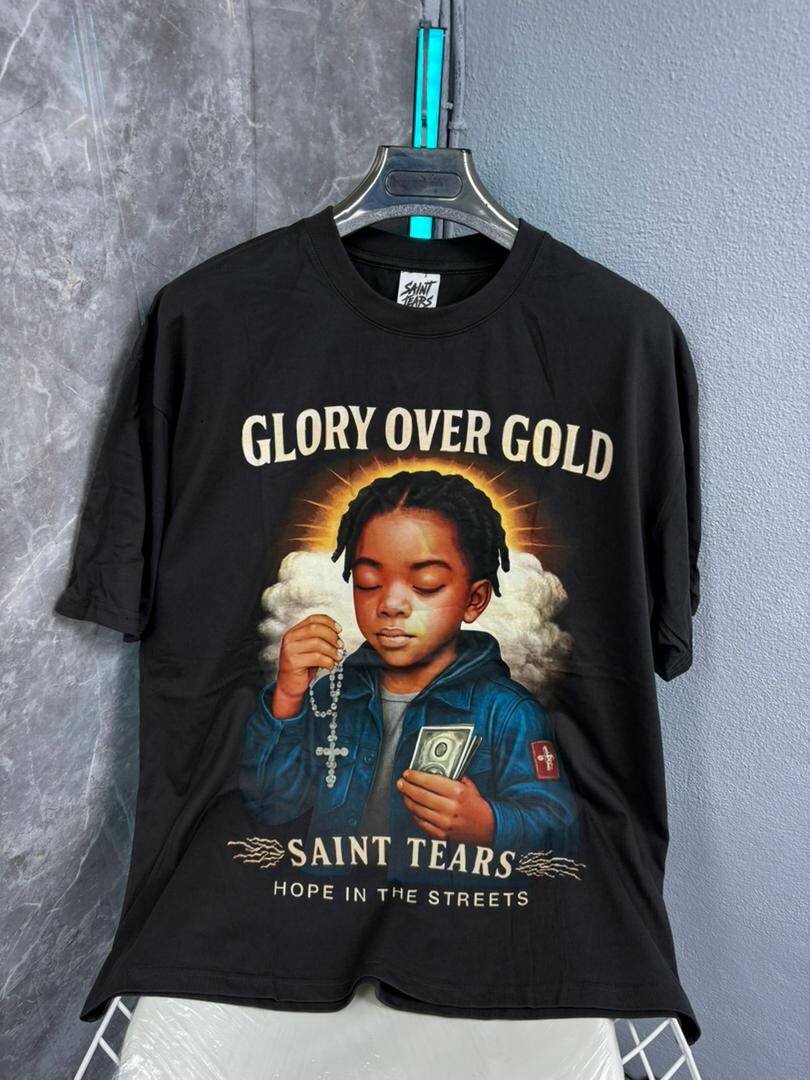T-shirt graphique "Saint Tears"