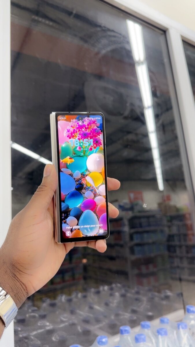 Samsung galaxy Z fold 3