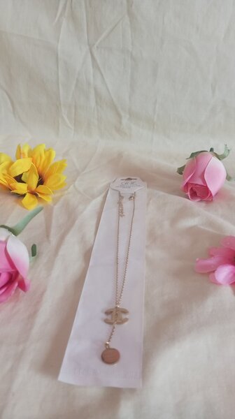 Collier pendentif élégant