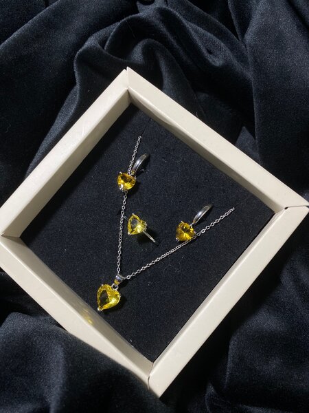 Серебро 925 ~ Серьги , цепочка и кольцо. Желтый и белый каме