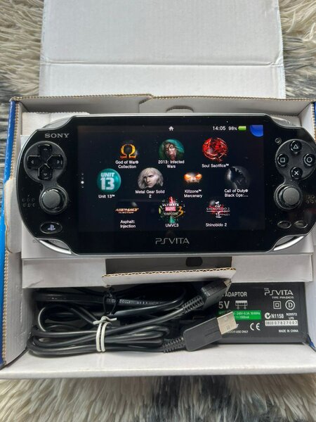 PS Vita FAT  État quasi neuf