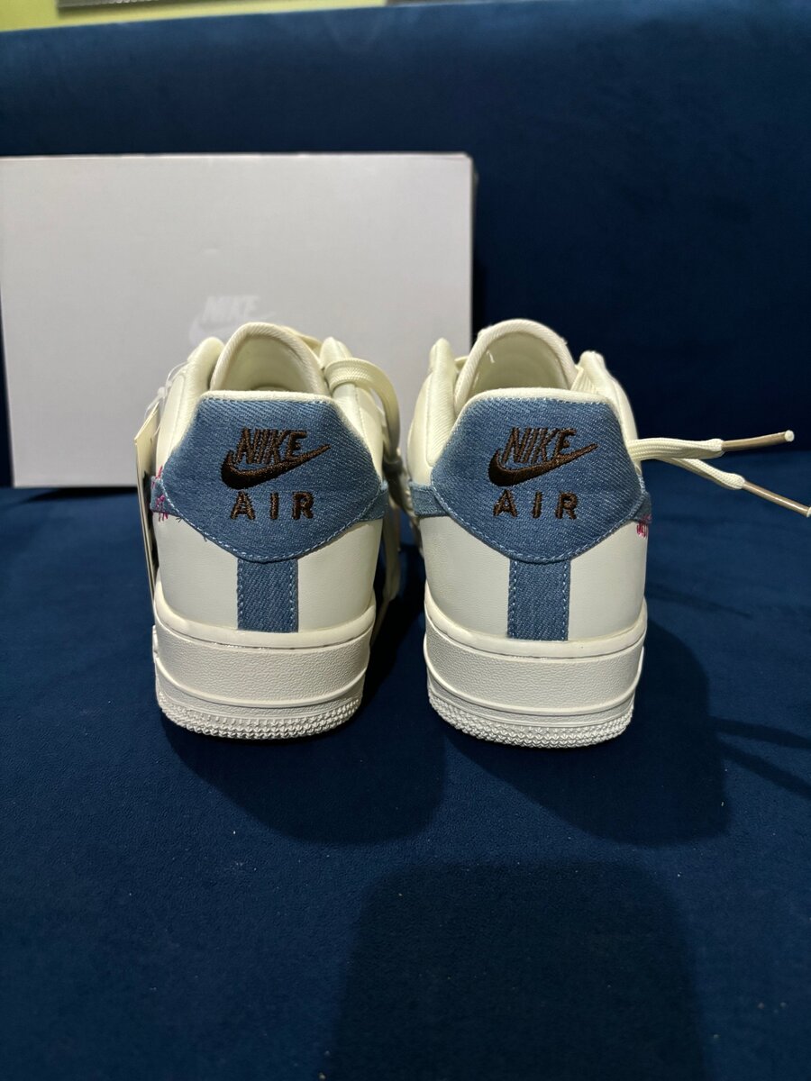 Nike Air Force 1 07 LX Denim Swoosh Boucle