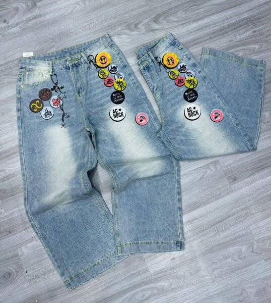 Jeans unisex avec patchs colorés
