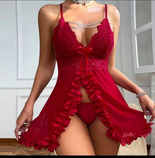 Nuisette en dentelle rouge sexy