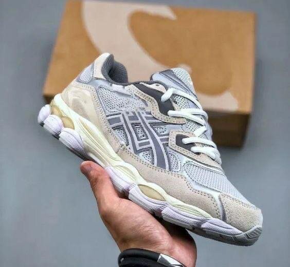 Chaussures ASICS