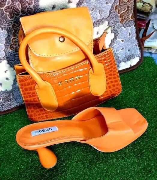 Ensemble sac et sandales colorées