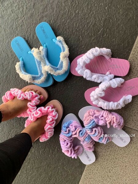 Tongs colorés en crochet