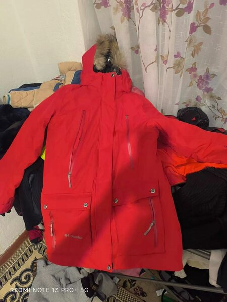 Горнолыжные костюмы женские, размер 46-48 .2000сом, Аламедин