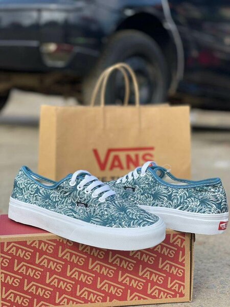Chaussures de marque VANS