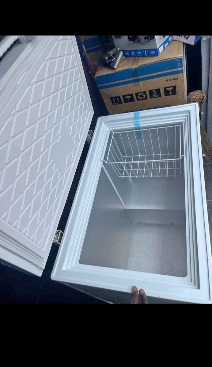 Congélateur coffre compact 100L