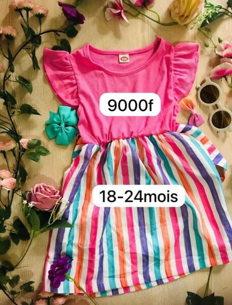 Robe rose à rayures