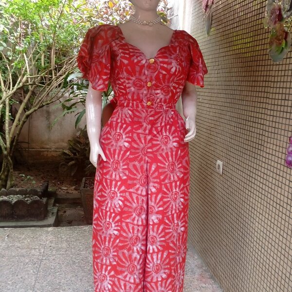 Robe élégante en dentelle rouge