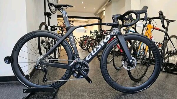 Vélo de route Gusto Evo Pro
