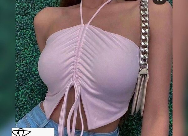 Hauts féminins chic et sensuels