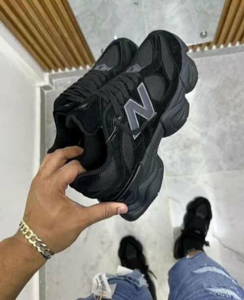 NEW BALANCE & NIKE SB