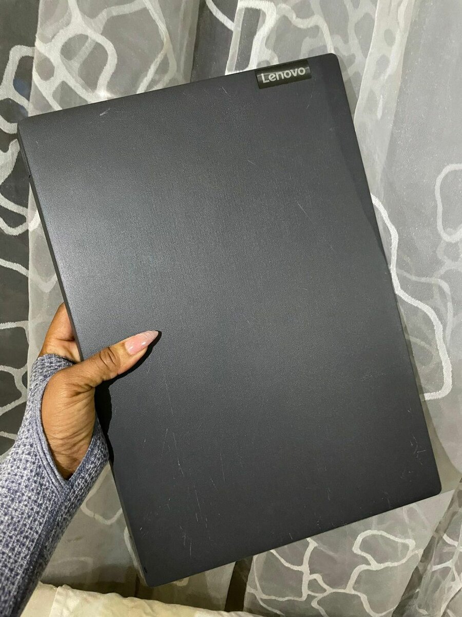Laptop Lenovo V15 4GB Intel Inside HDD