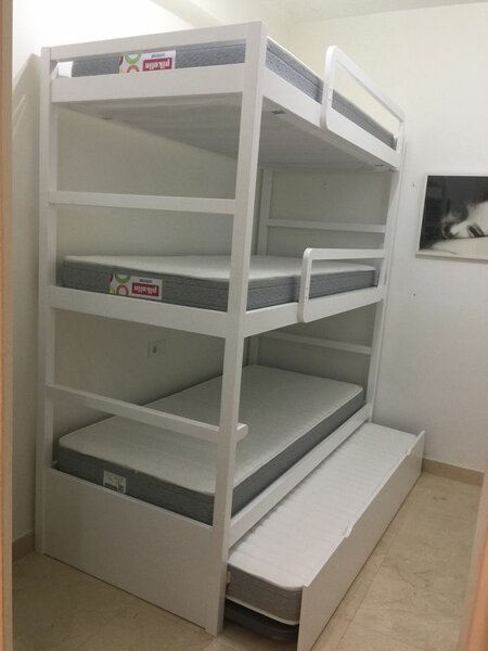 Lit superposé triple avec tiroir