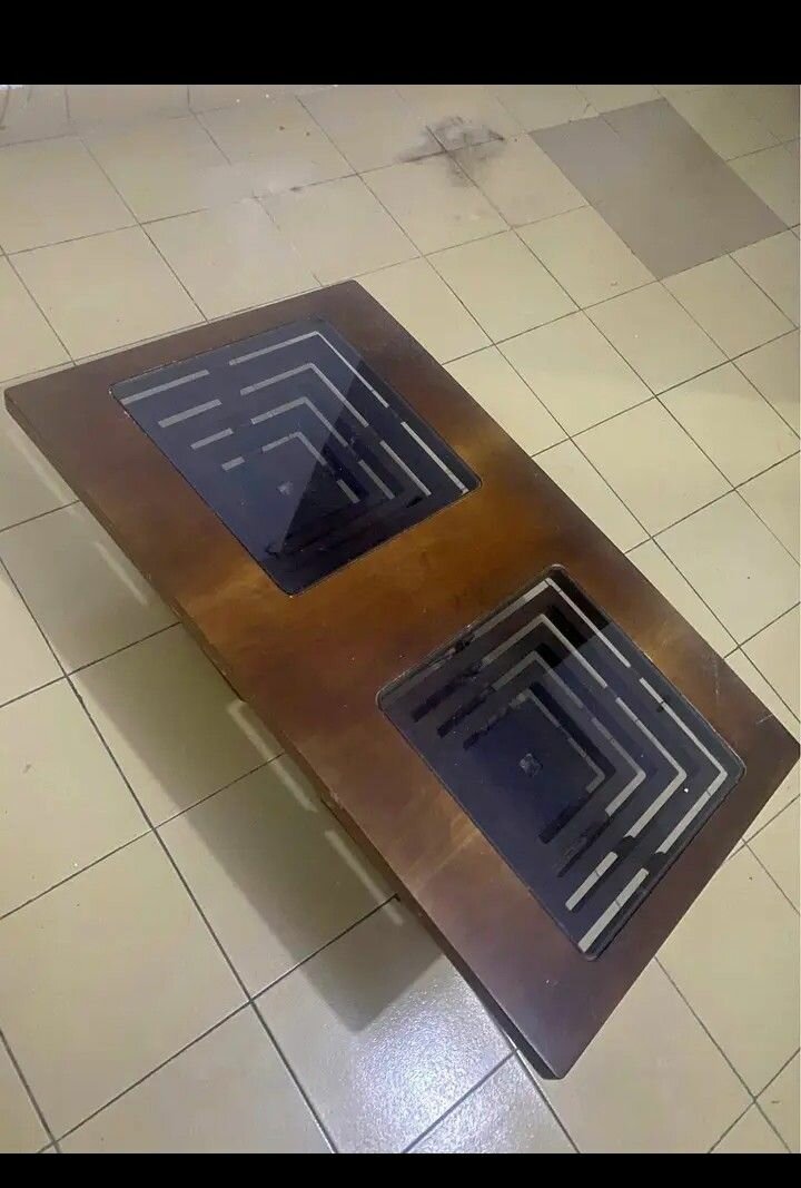 Table basse en bois design moderne