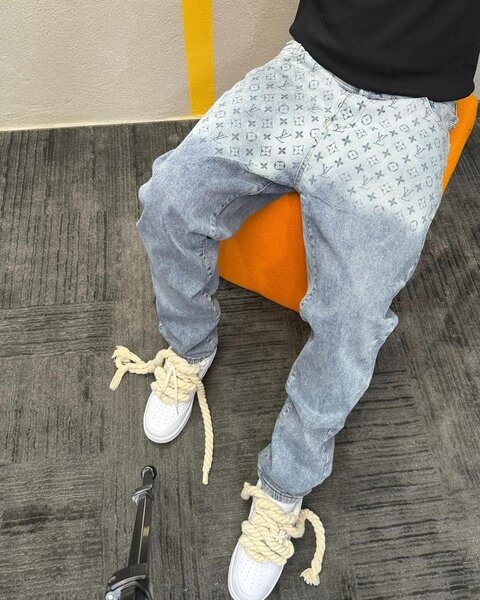 Jean décontracté ajusté