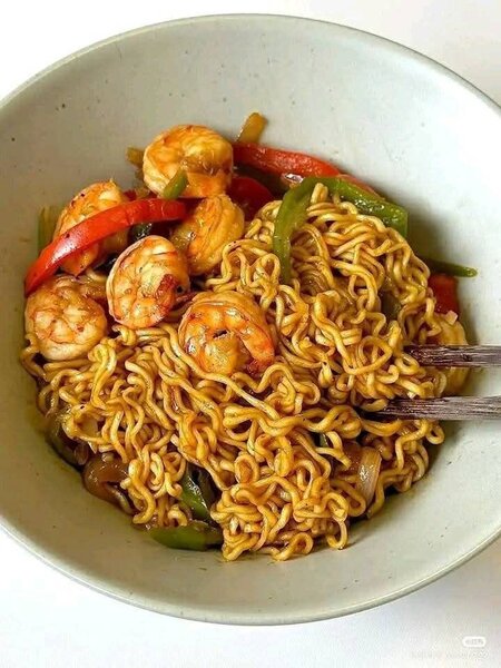 Nouilles aux Crevettes Épicées