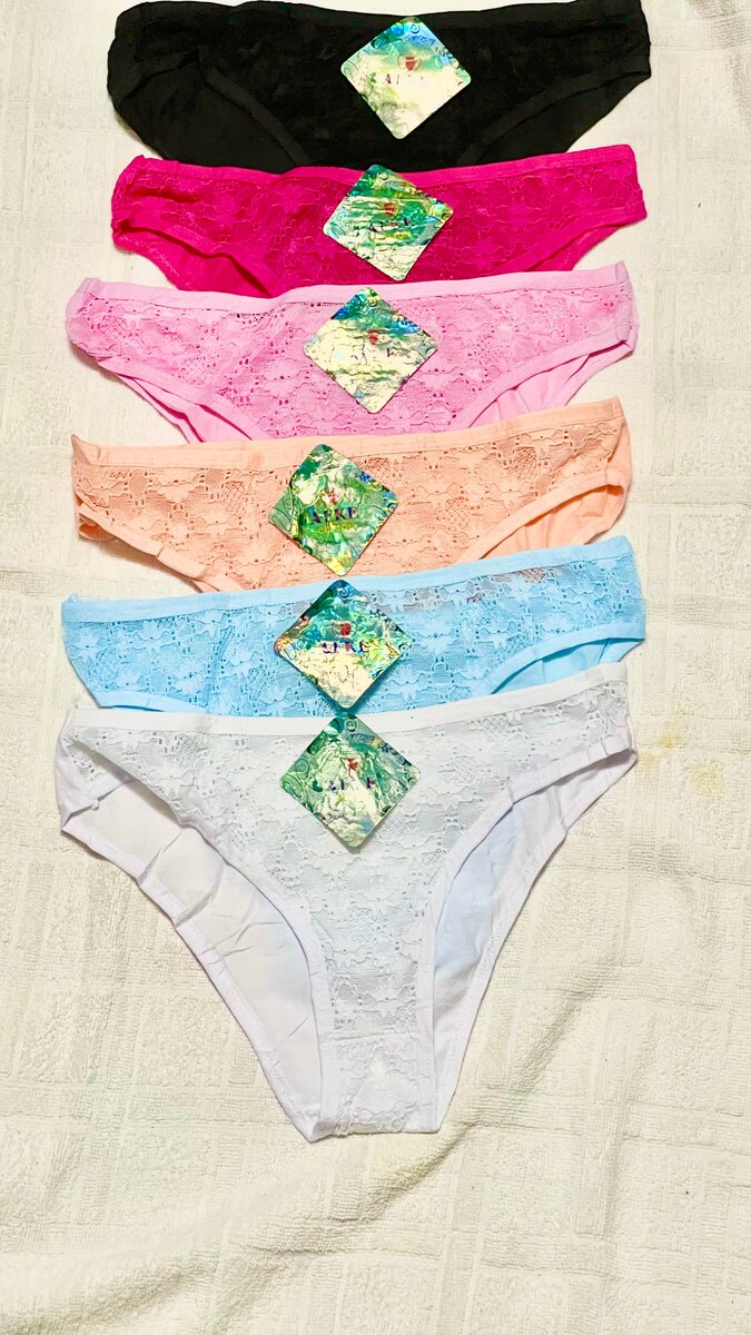 Culottes en dentelle multicolores