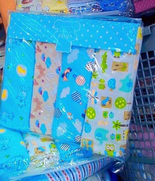 Lot de langes bébé colorés