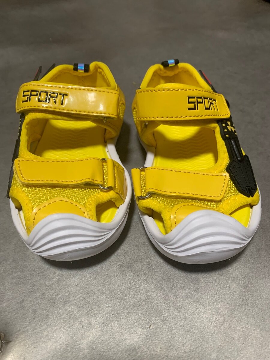 Kids shoe size 26 and 29