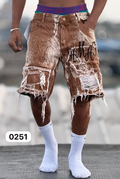 Shorts en jean déchirés tendance