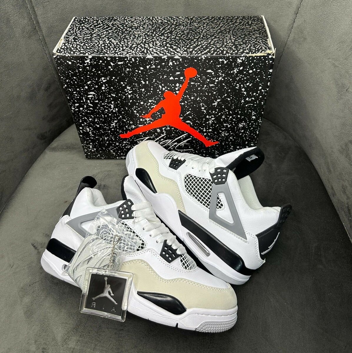 Air Jordan 4 rétro original avec carton